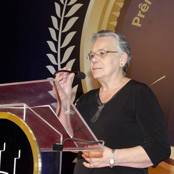 36 Laura Ziller, em seu discurso de agradecimento pelo prêmio Benchmarking Brasil, concedido ao Monte Tabor