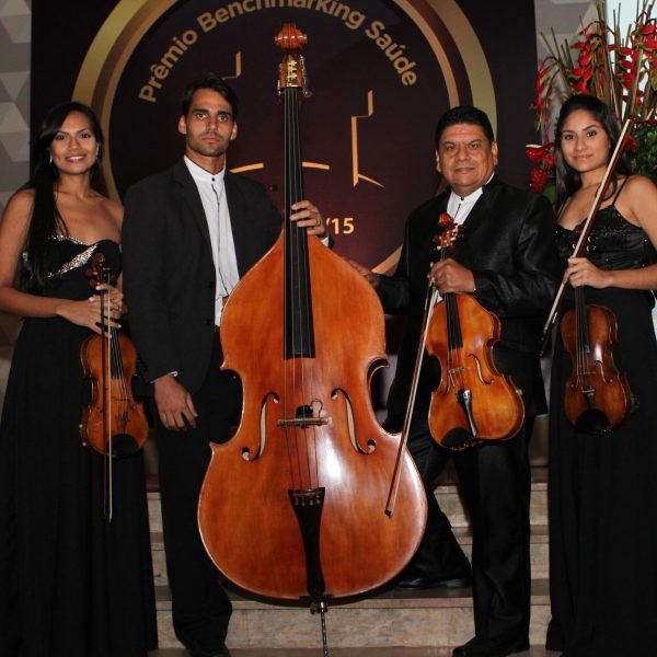 IMG_6425 - Membros da orquestra Ibarra, que se apresentaram durante a premiação